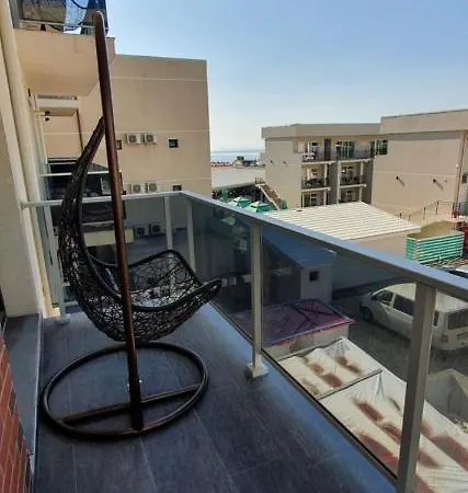 Seashore Apartament *